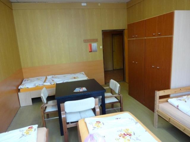 Hostel Monty Říčany Habitación foto